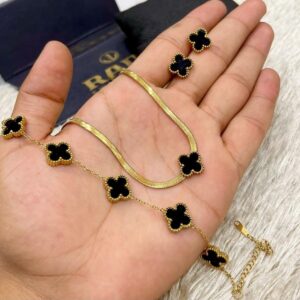 Pendants & Necklaces